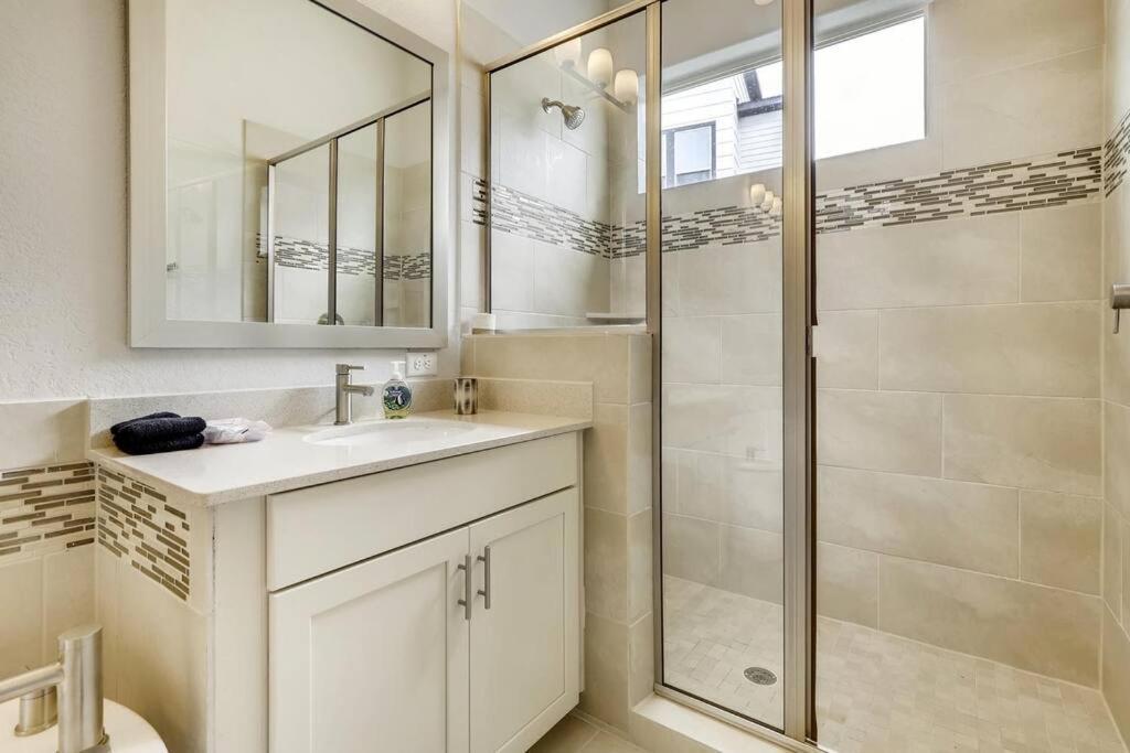 Gorgeous 4 Bed Home On St Mary'S - Minutes To Riverwalk/Pearl San Antonio Luaran gambar
