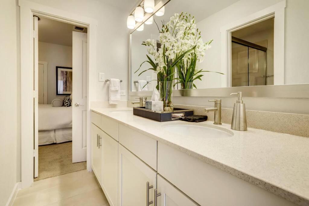 Gorgeous 4 Bed Home On St Mary'S - Minutes To Riverwalk/Pearl San Antonio Luaran gambar