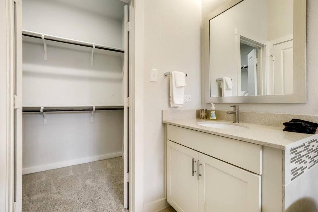 Gorgeous 4 Bed Home On St Mary'S - Minutes To Riverwalk/Pearl San Antonio Luaran gambar