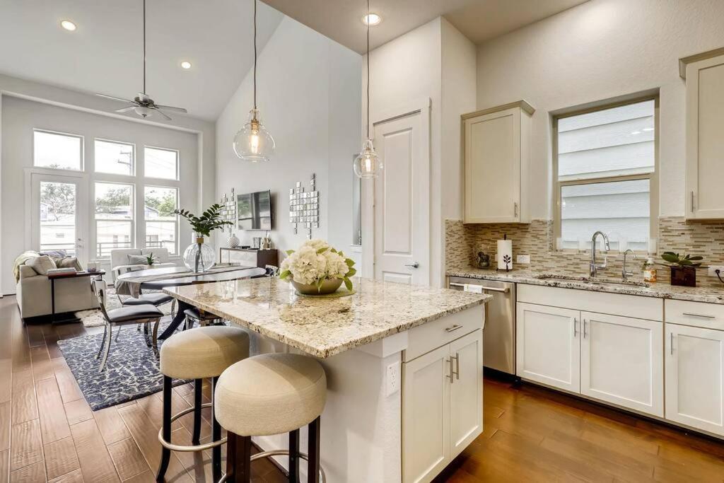 Gorgeous 4 Bed Home On St Mary'S - Minutes To Riverwalk/Pearl San Antonio Luaran gambar
